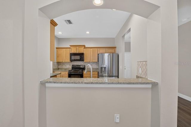 5605 HAWKLAKE ROAD, Lithia, FL 33547