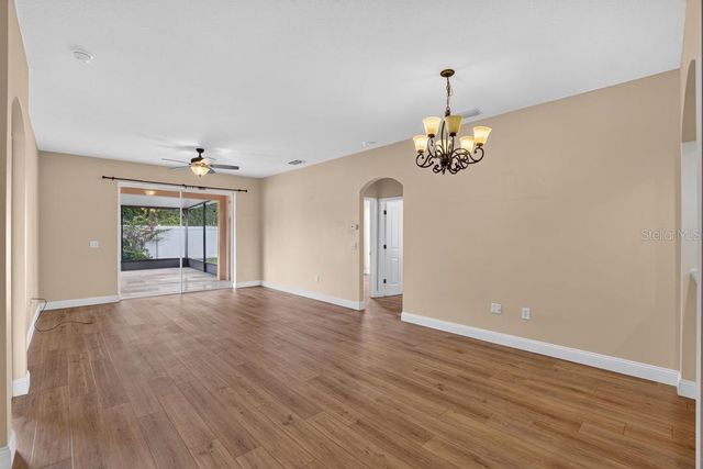 5605 HAWKLAKE ROAD, Lithia, FL 33547