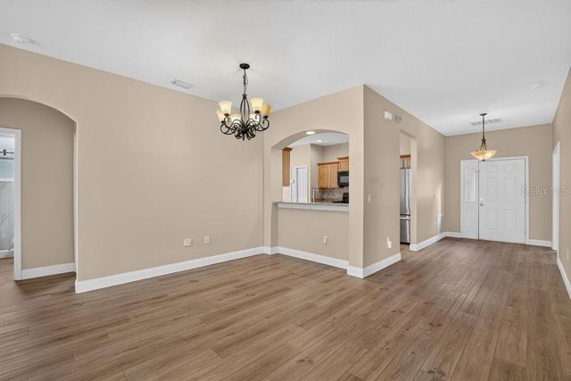 5605 HAWKLAKE ROAD, Lithia, FL 33547