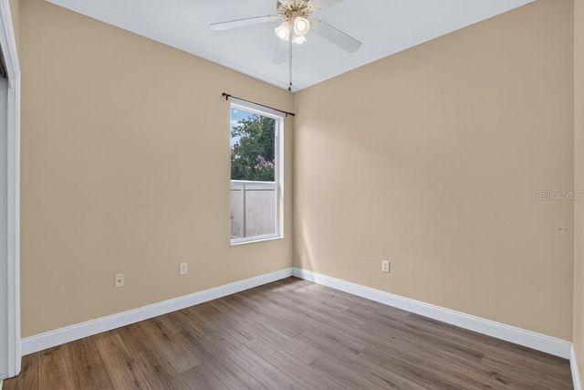 5605 HAWKLAKE ROAD, Lithia, FL 33547
