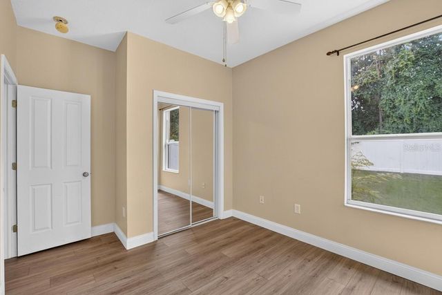 5605 HAWKLAKE ROAD, Lithia, FL 33547