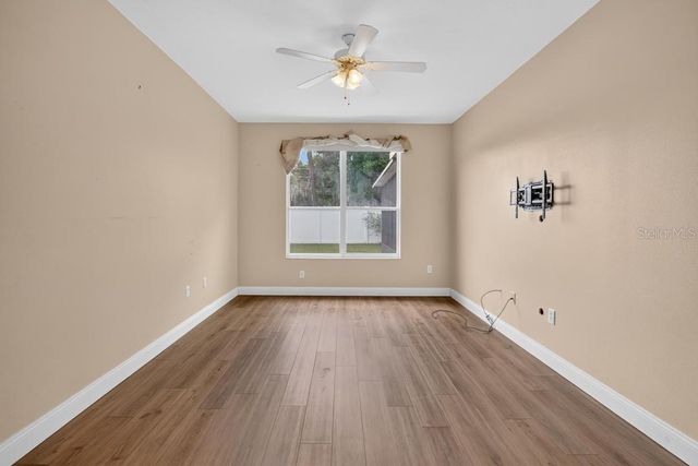 5605 HAWKLAKE ROAD, Lithia, FL 33547