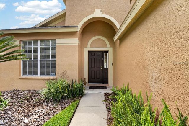5605 HAWKLAKE ROAD, Lithia, FL 33547