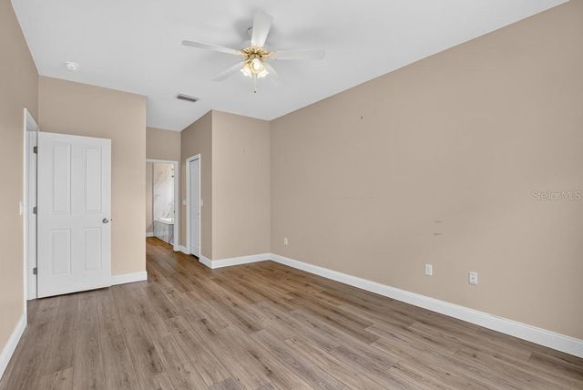 5605 HAWKLAKE ROAD, Lithia, FL 33547
