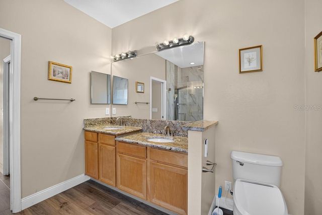 5605 HAWKLAKE ROAD, Lithia, FL 33547