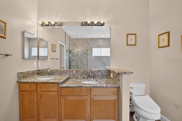 5605 HAWKLAKE ROAD, Lithia, FL 33547