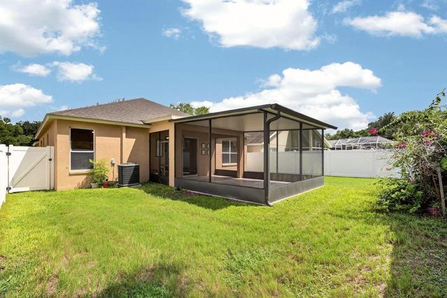 5605 HAWKLAKE ROAD, Lithia, FL 33547