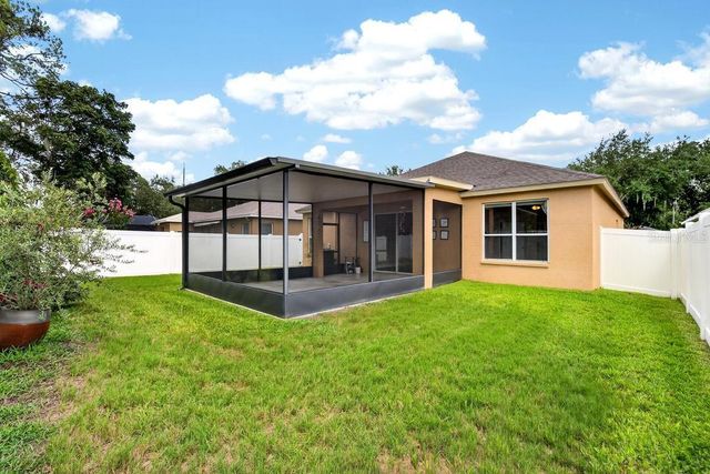 5605 HAWKLAKE ROAD, Lithia, FL 33547