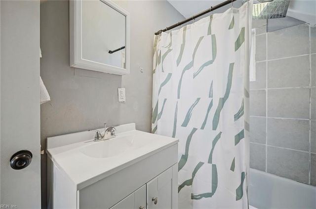 54 Hobson ST, Portsmouth, VA 23704