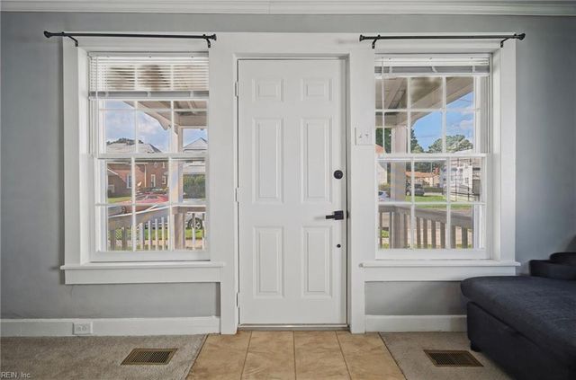 54 Hobson ST, Portsmouth, VA 23704