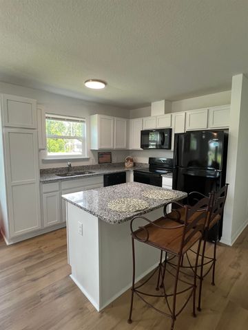 890 Helen St, St Augustine, FL 32084