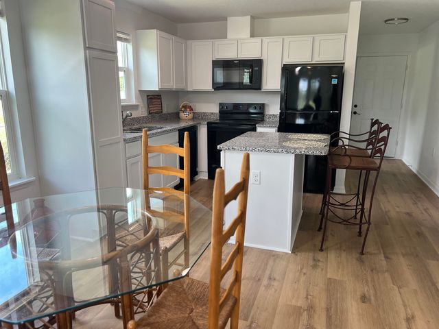 890 Helen St, St Augustine, FL 32084