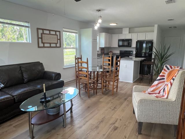 890 Helen St, St Augustine, FL 32084