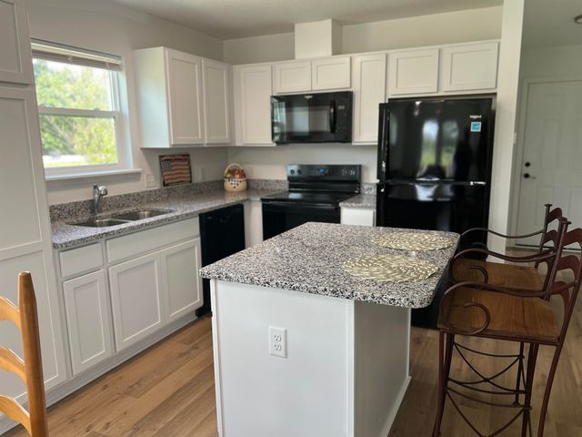 890 Helen St, St Augustine, FL 32084