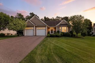 13 Feather Reed Ln 13, East Longmeadow, MA 01028