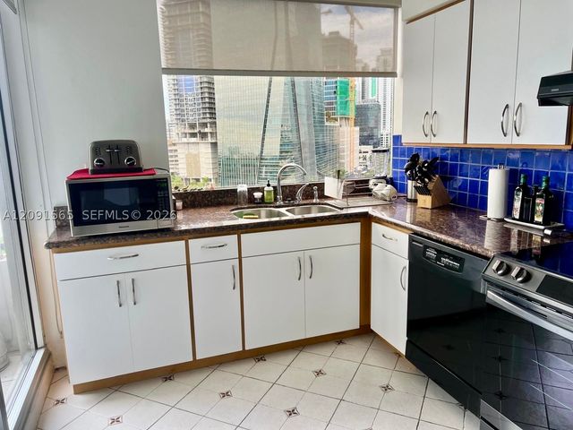 1541 Brickell Ave A1401, Miami, FL 33129