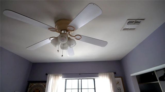 9928 Sunland Boulevard, Sunland, CA 91040