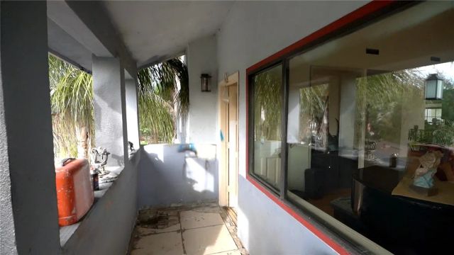 9928 Sunland Boulevard, Sunland, CA 91040