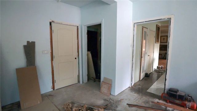 9928 Sunland Boulevard, Sunland, CA 91040