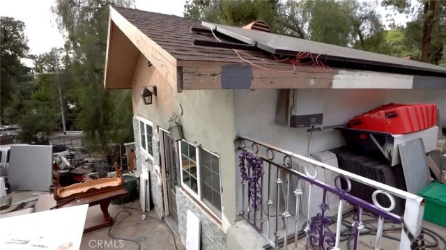 9928 Sunland Boulevard, Sunland, CA 91040