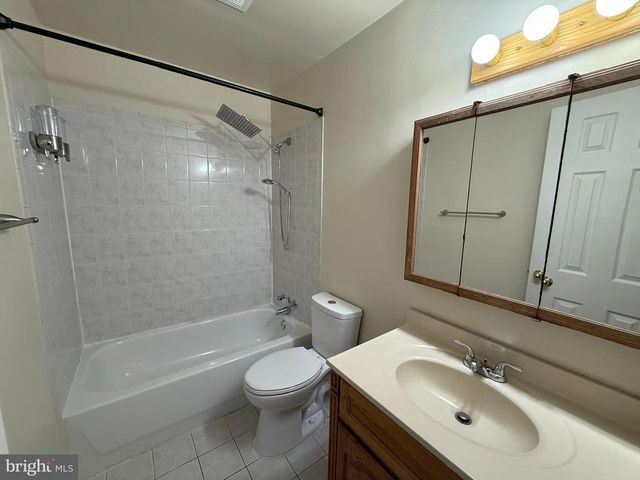 405 OLDE GREENWICH CIR, Fredericksburg, VA 22408