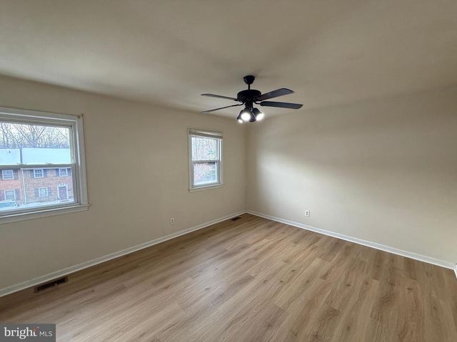 405 OLDE GREENWICH CIR, Fredericksburg, VA 22408