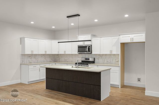 7662 S Fiskari Drive, Wasilla, AK 99623