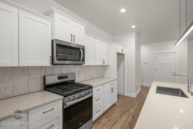 7662 S Fiskari Drive, Wasilla, AK 99623