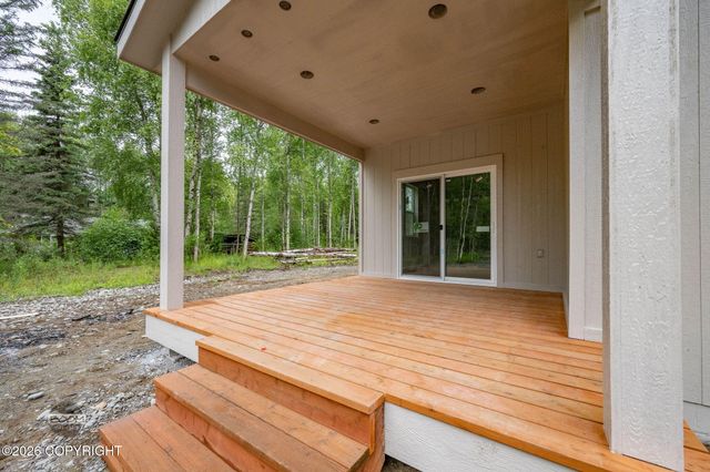 7662 S Fiskari Drive, Wasilla, AK 99623
