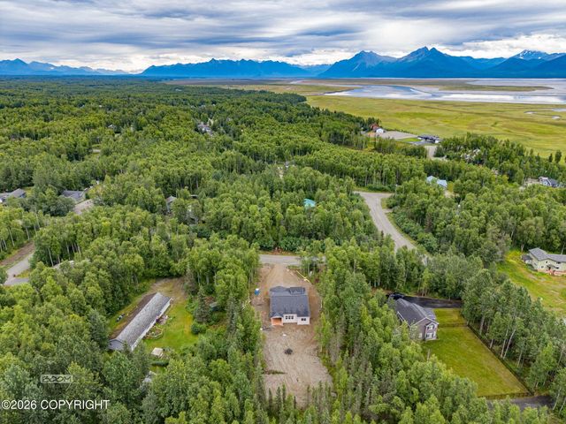 7662 S Fiskari Drive, Wasilla, AK 99623