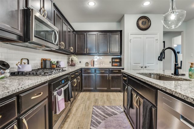 109 Foreman Drive, Midlothian, TX 76065