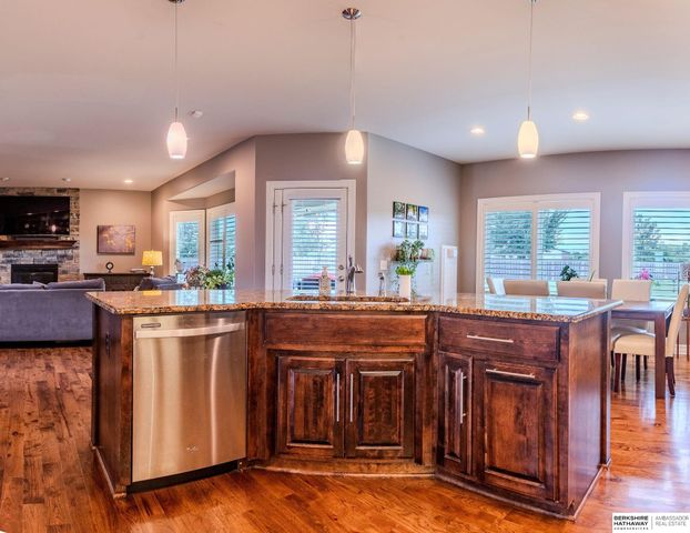 20919 Poppleton Circle, Elkhorn, NE 68022