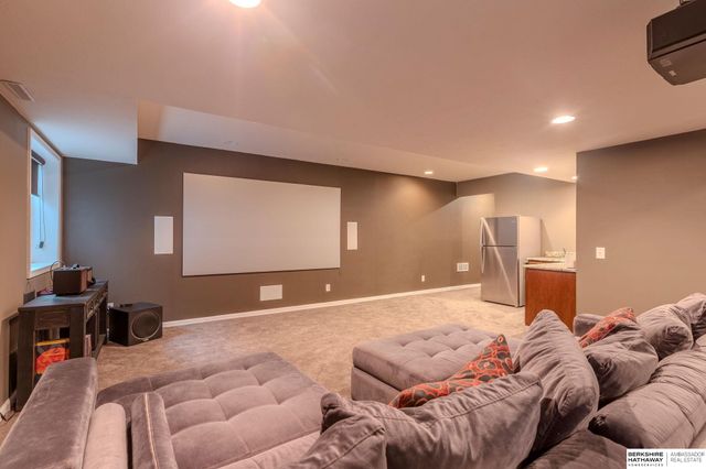 20919 Poppleton Circle, Elkhorn, NE 68022
