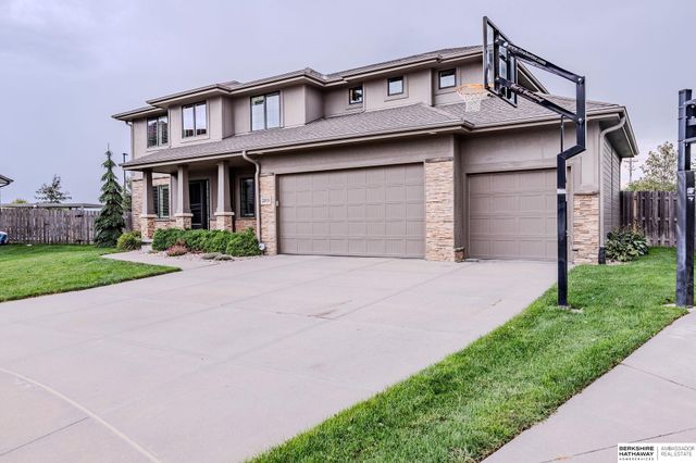 20919 Poppleton Circle, Elkhorn, NE 68022