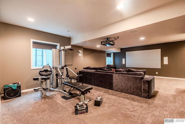 20919 Poppleton Circle, Elkhorn, NE 68022