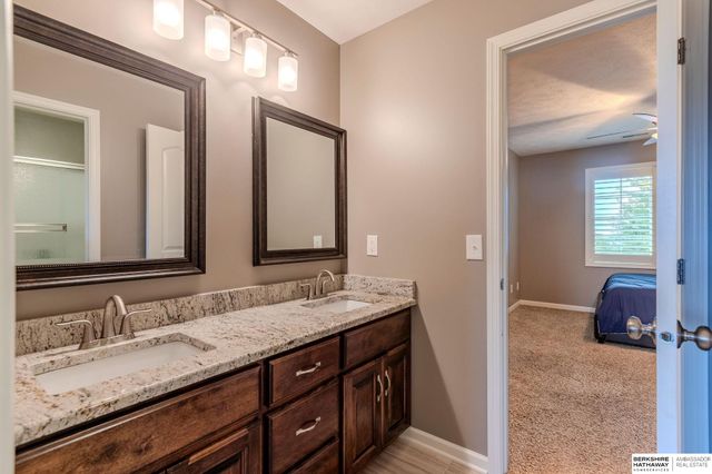 20919 Poppleton Circle, Elkhorn, NE 68022