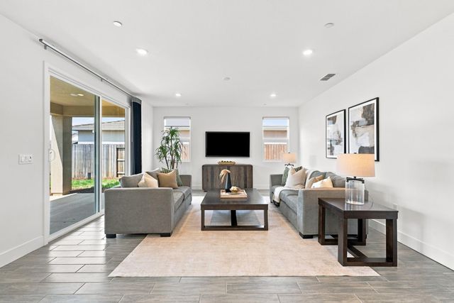 12676 Toucan Cir, Rancho Cordova, CA 95742