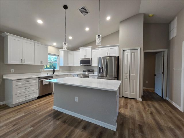 6 HICKORY TRACK DR, Ocala, FL 34472