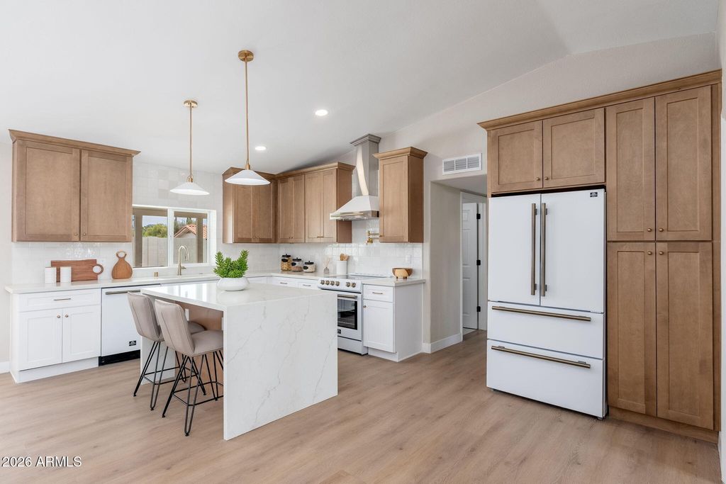 417 E MARCONI Avenue, Phoenix, AZ 85022 — exterior