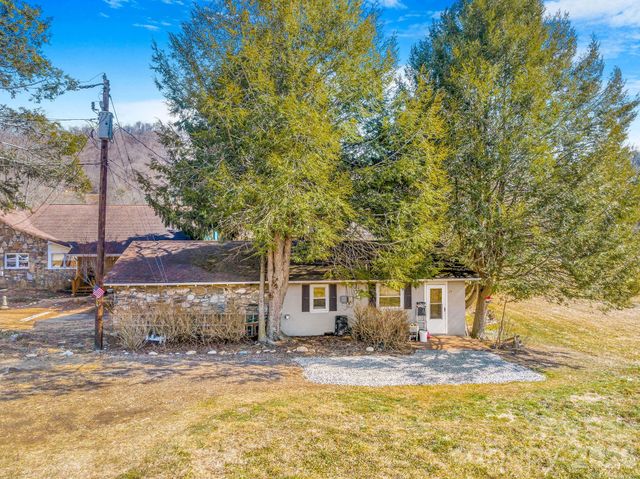 22 Mountain Spring Lane, Canton, NC 28716