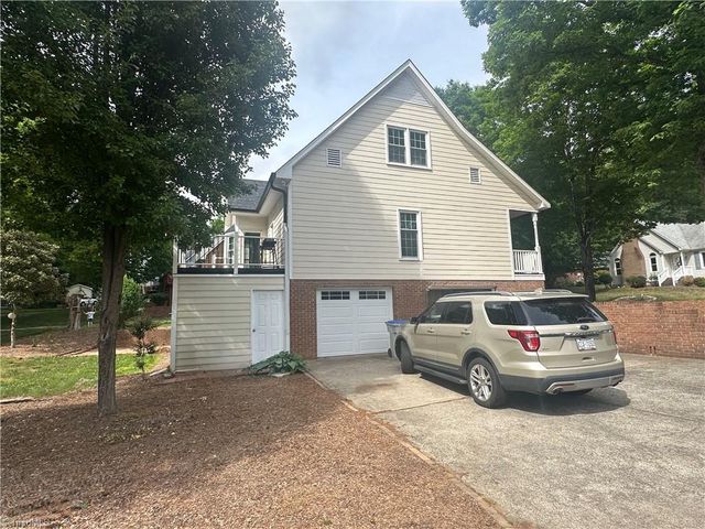 4116 Moss Brook Drive, Winston-salem, NC 27127