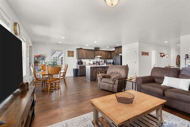 401 Cardinal Avenue, Winlock, WA 98596