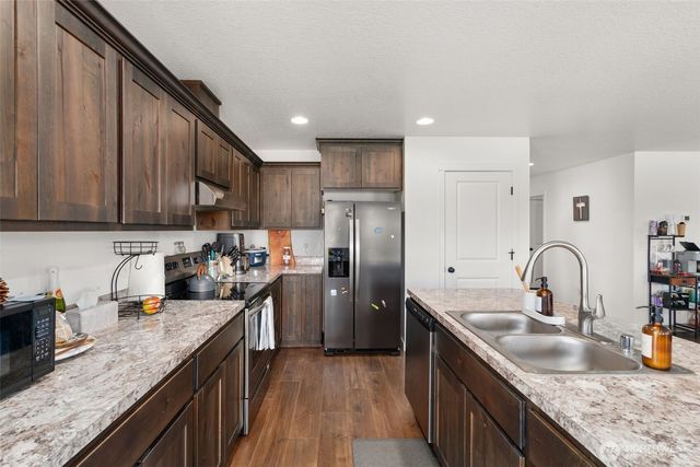 401 Cardinal Avenue, Winlock, WA 98596