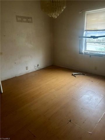 718 Prince Williams Street, Reidsville, NC 27320