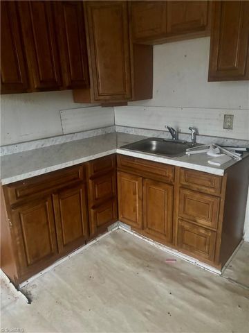 718 Prince Williams Street, Reidsville, NC 27320