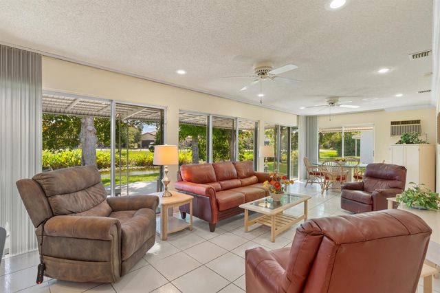 4915 NW 51st Avenue NW, Tamarac, FL 33319