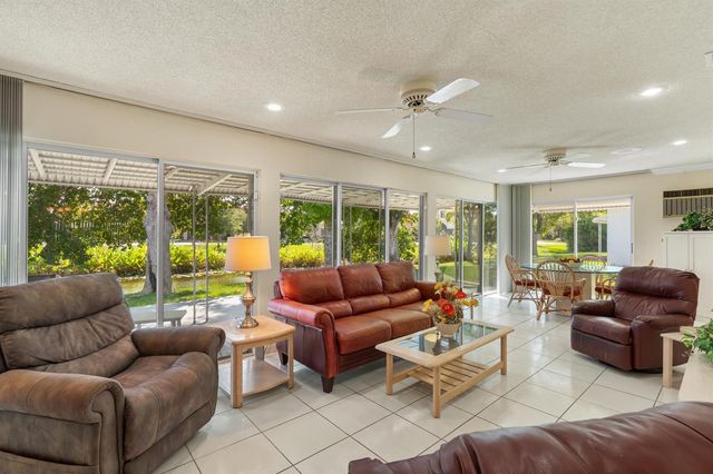 4915 NW 51st Avenue NW, Tamarac, FL 33319