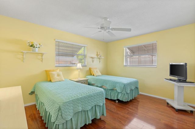 4915 NW 51st Avenue NW, Tamarac, FL 33319