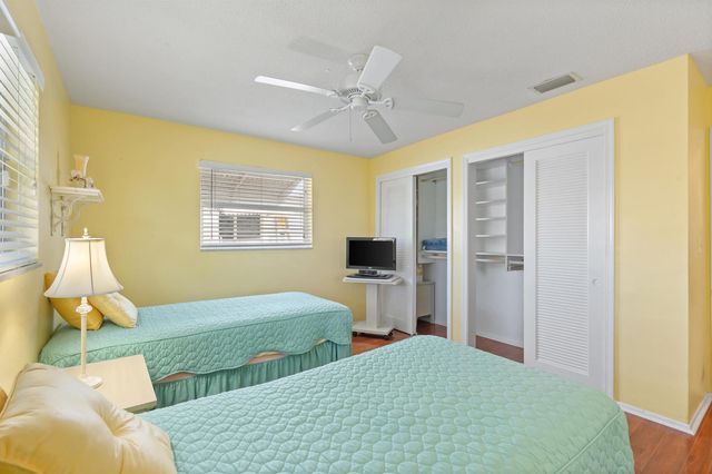 4915 NW 51st Avenue NW, Tamarac, FL 33319