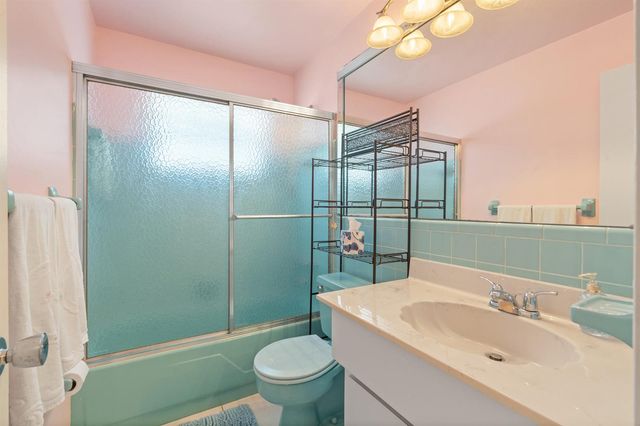 4915 NW 51st Avenue NW, Tamarac, FL 33319